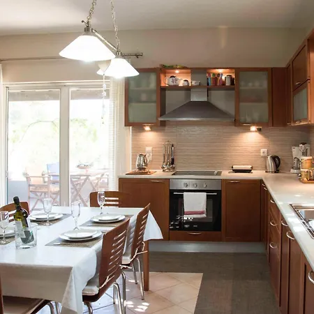 House On The Hill Hétvégi ház